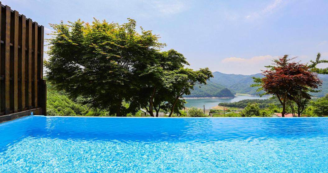 Penatess Pool Villa Chungju Extérieur photo