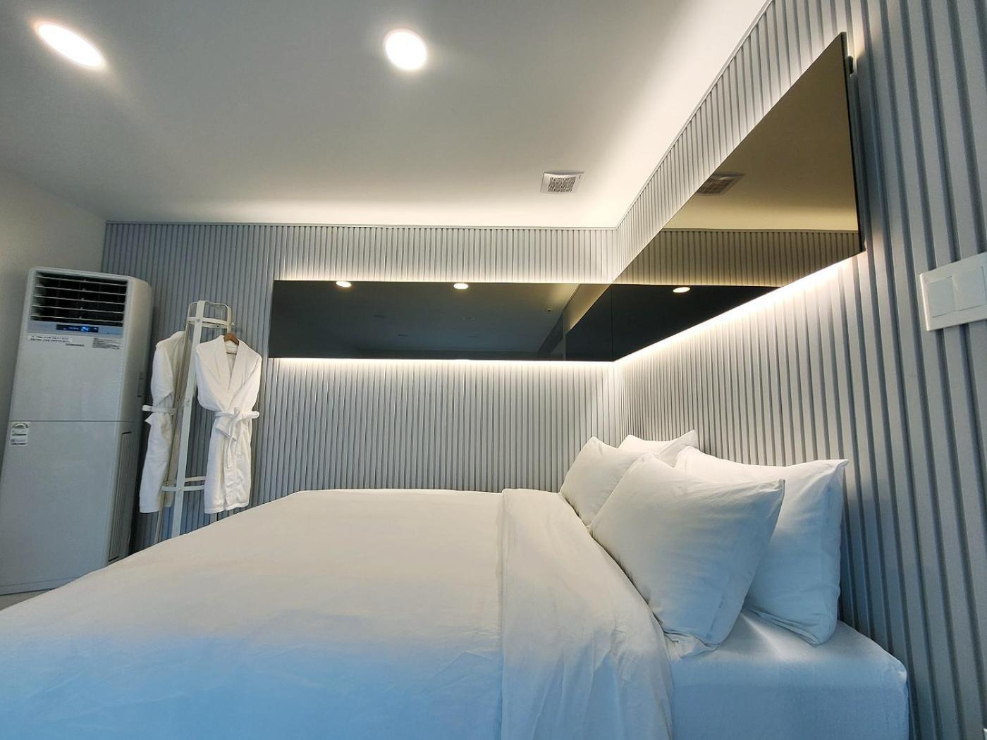 Penatess Pool Villa Chungju Extérieur photo