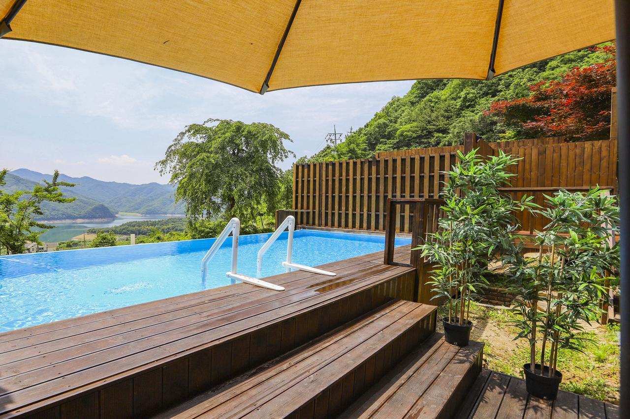 Penatess Pool Villa Chungju Extérieur photo